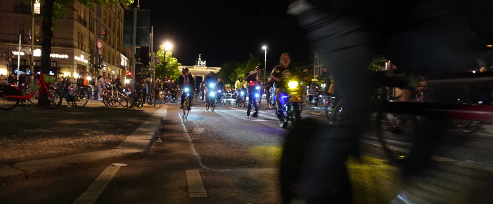 Fahrraddemos in Berlin Fahrraddemonstration am Stern Berlin Nachts